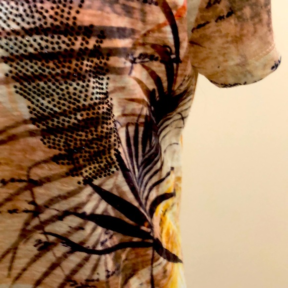 Coco Y Club Tshirt. Size small. Excellent condition - Picture 9 of 9